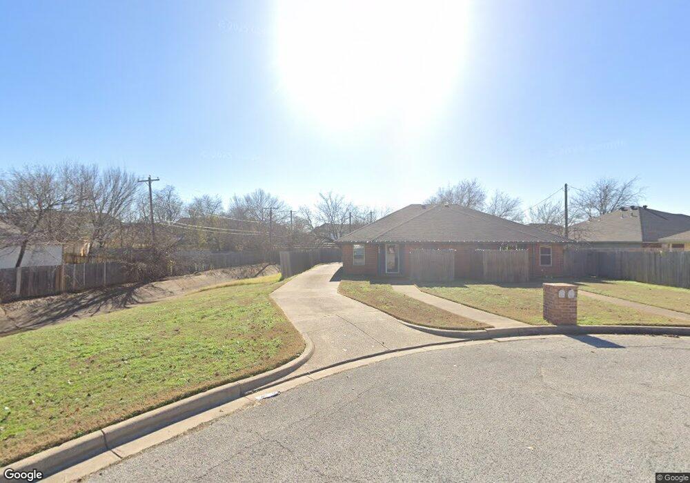 7610 Connie Ct, North Richland Hills, TX 76182 - photo 1