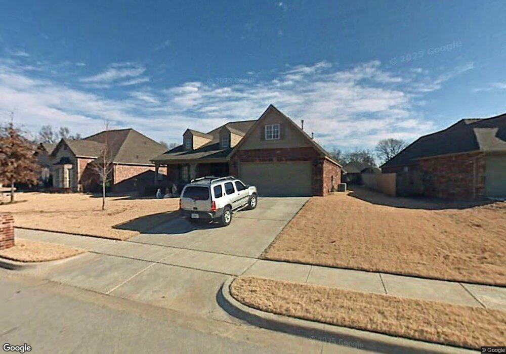 521 N Vine St, Jenks, OK 74037 - photo 1