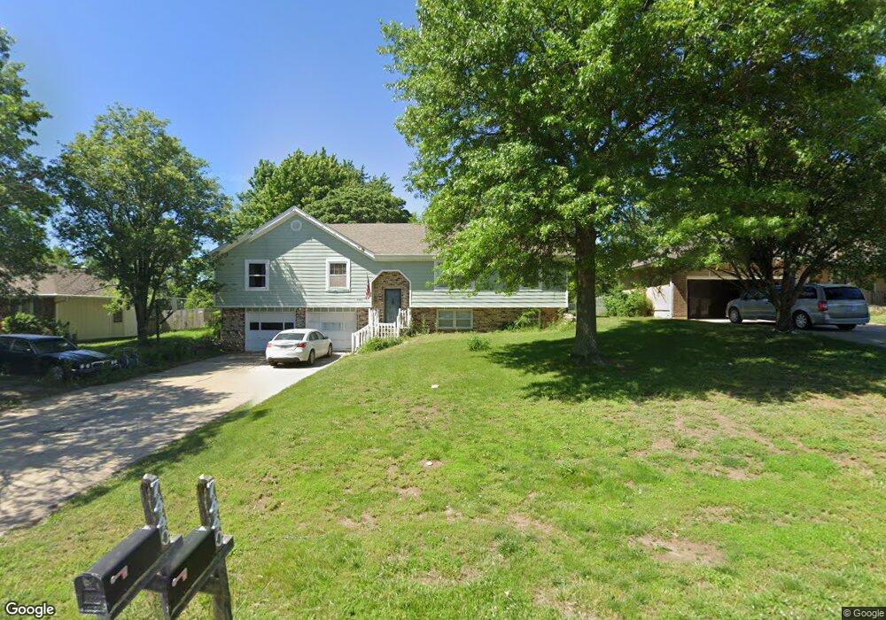 7440 SW 33rd St, Topeka, KS 66614 - photo 1