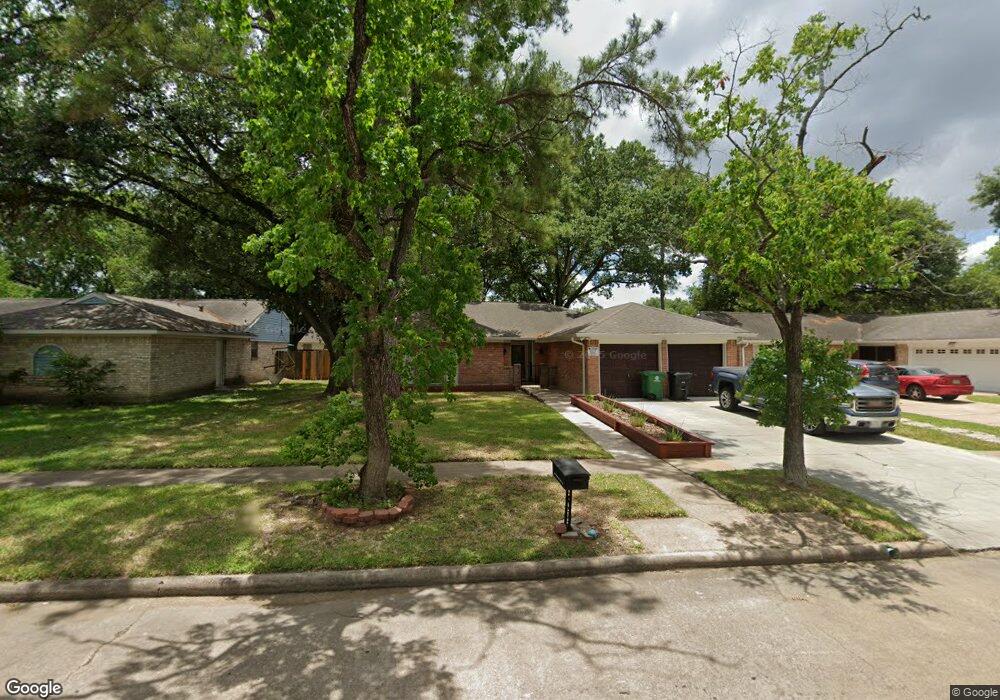 3915 R V Mayfield Dr, Houston, TX 77088 - photo 1