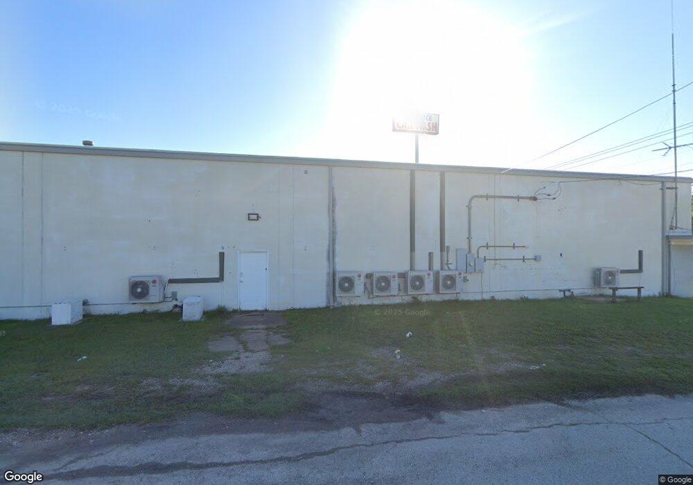 112 W Kilpatrick St, Cleburne, TX 76033 - photo 1