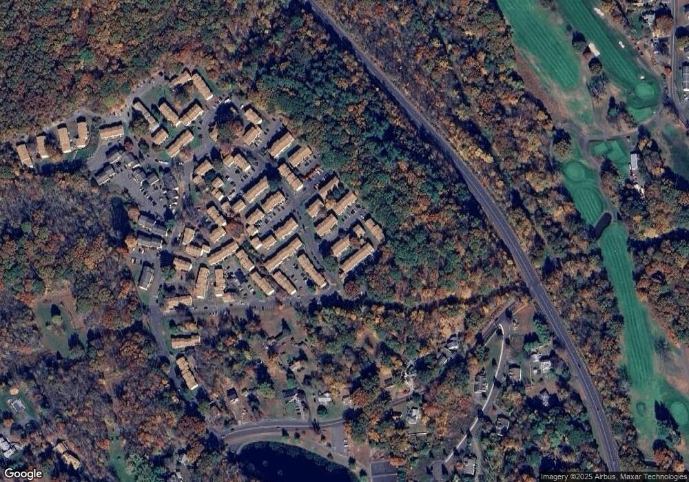 65 Round Tree Dr unit 1, Naugatuck, CT 06770 - photo 1