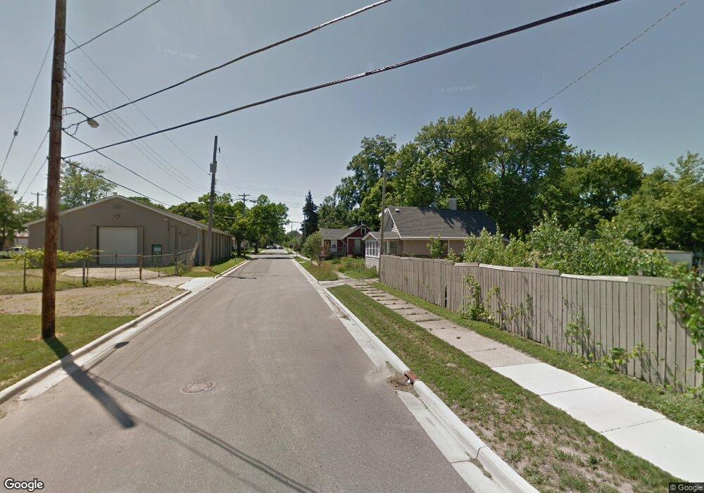 2217 Beal Ave, Lansing, MI 48910 - photo 1