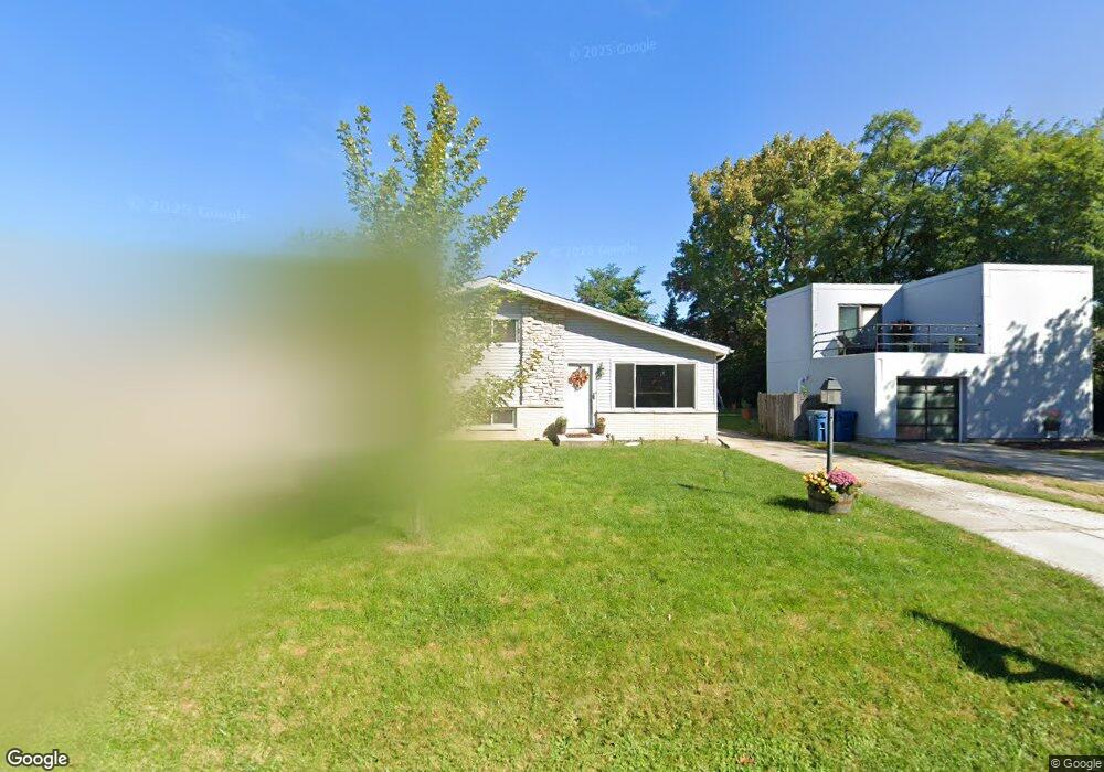 918 E Gladys Ave, Addison, IL 60101 - photo 1