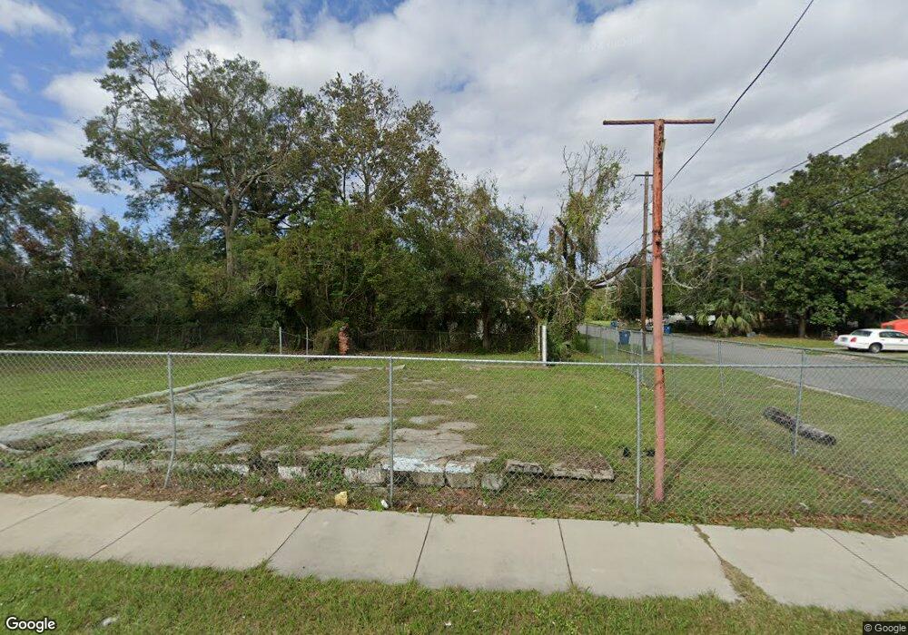 1811 L St, Brunswick, GA 31520 - photo 1