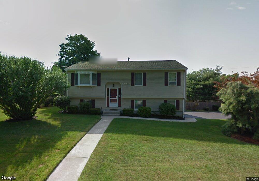 76 Sycamore Dr, Cranston, RI 02921 - photo 1