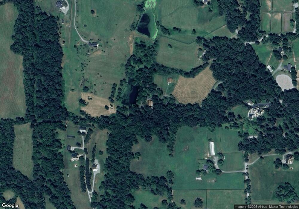 20373 Woodtrail Rd, Round Hill, VA 20141 - photo 1