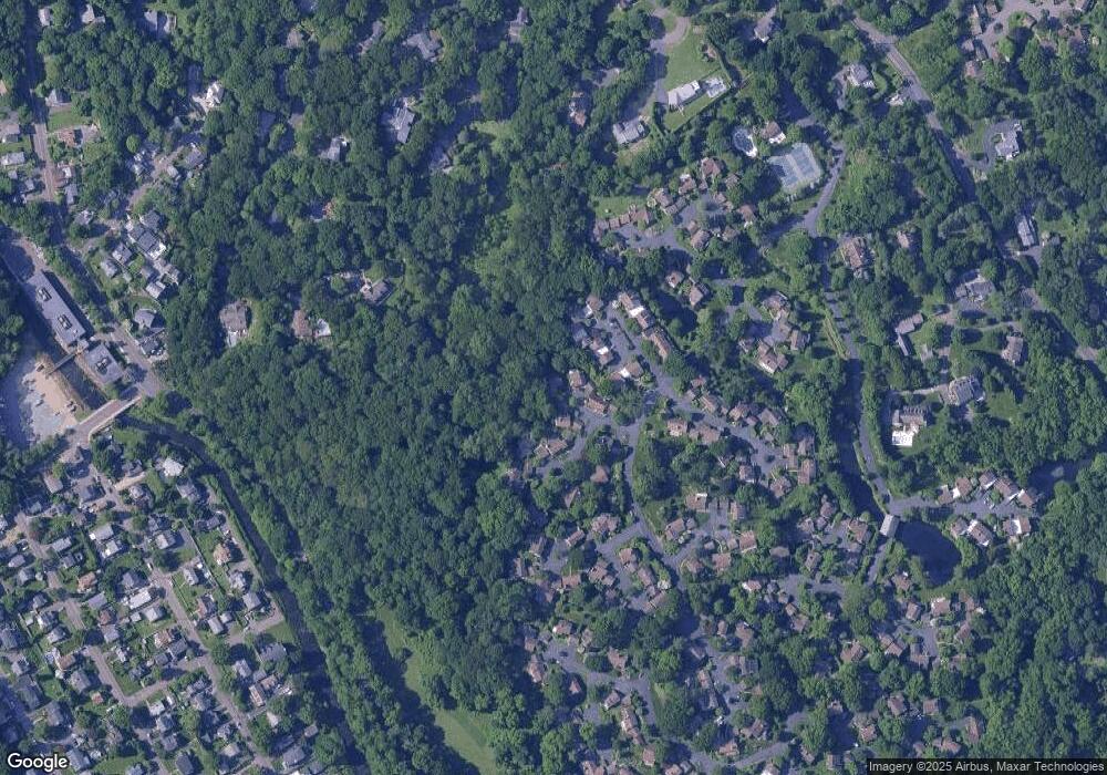 521 W Lyon Farm Dr, Greenwich, CT 06831 - photo 1