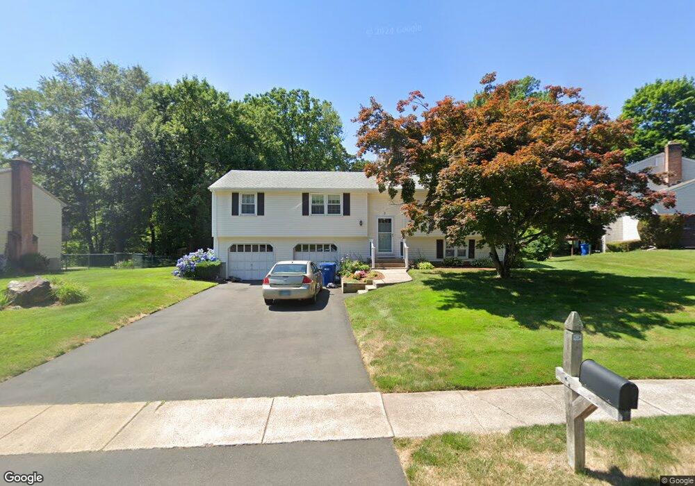 9 Mohawk Cir, Windsor, CT 06095 - photo 1