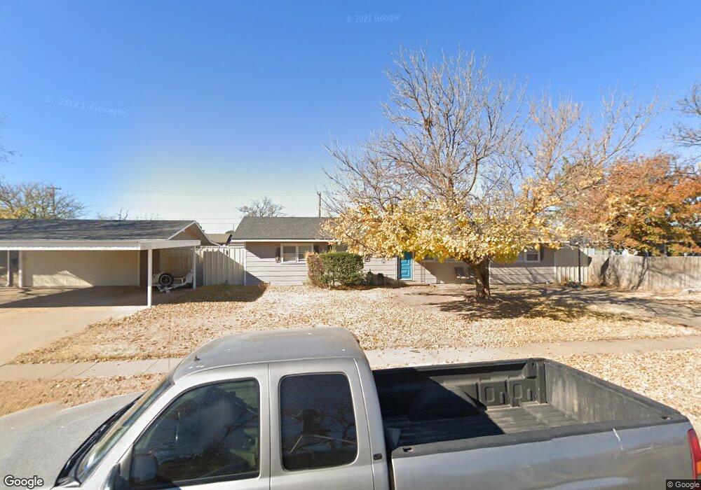 207 Juanita St, Plainview, TX 79072 - photo 1