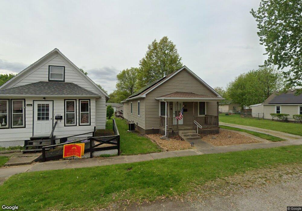 717 Wichita Ave, Lincoln, IL 62656 - photo 1