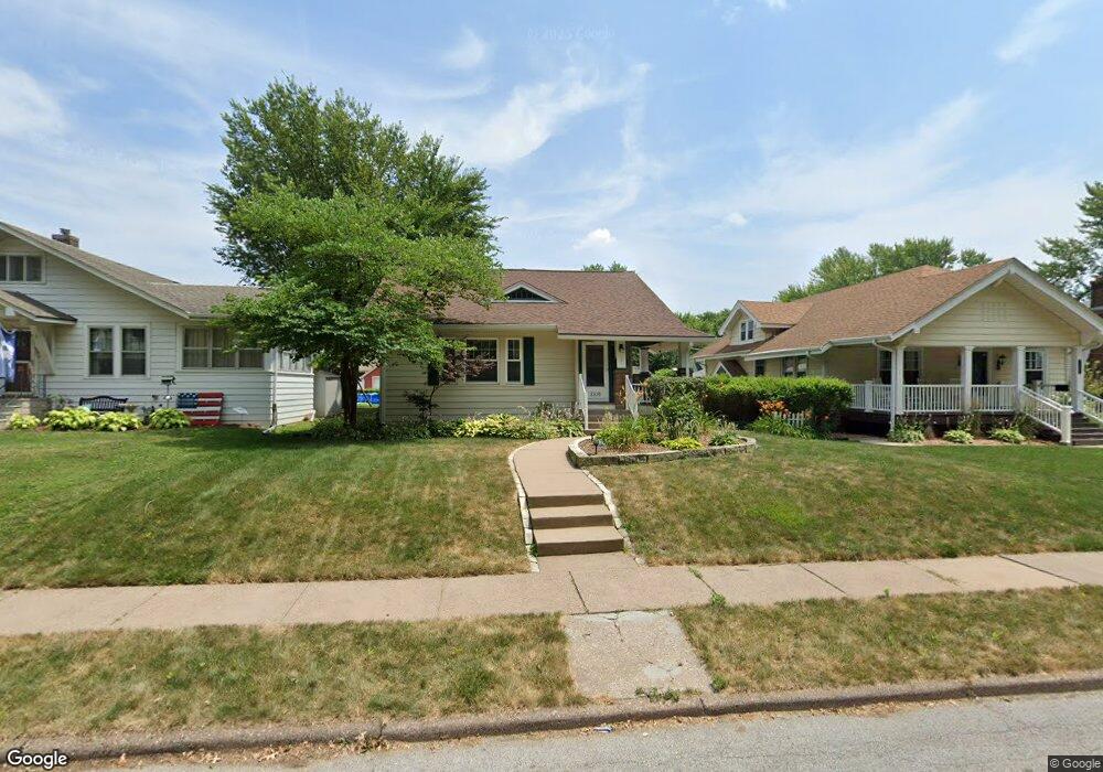 2109 Highland Ave, Davenport, IA 52803 - photo 1