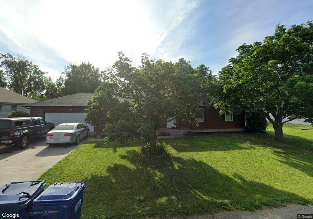 402 Sunset Ln, Maple Hill, KS 66507 - photo 1