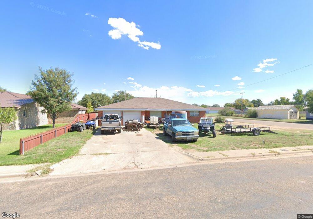 923 Binkley Ave, Dumas, TX 79029 - photo 1