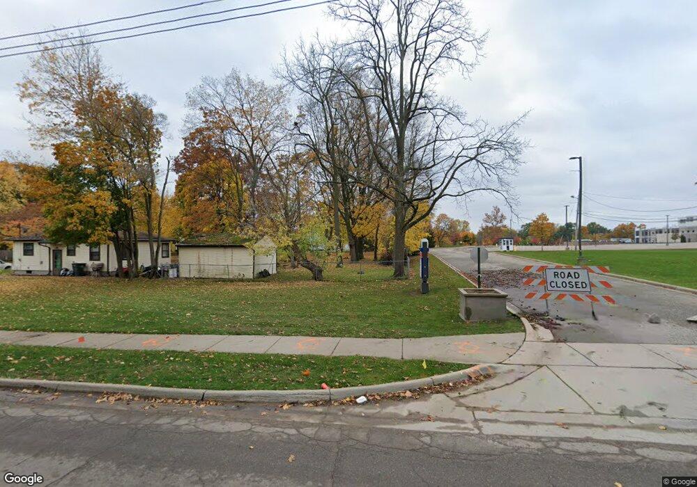 139 W Greenlawn Ave, Lansing, MI 48910 - photo 1