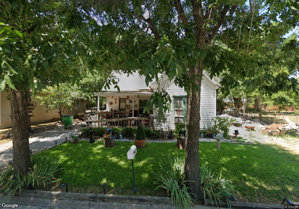 1123 N Commerce St, Gainesville, TX 76240 - photo 1