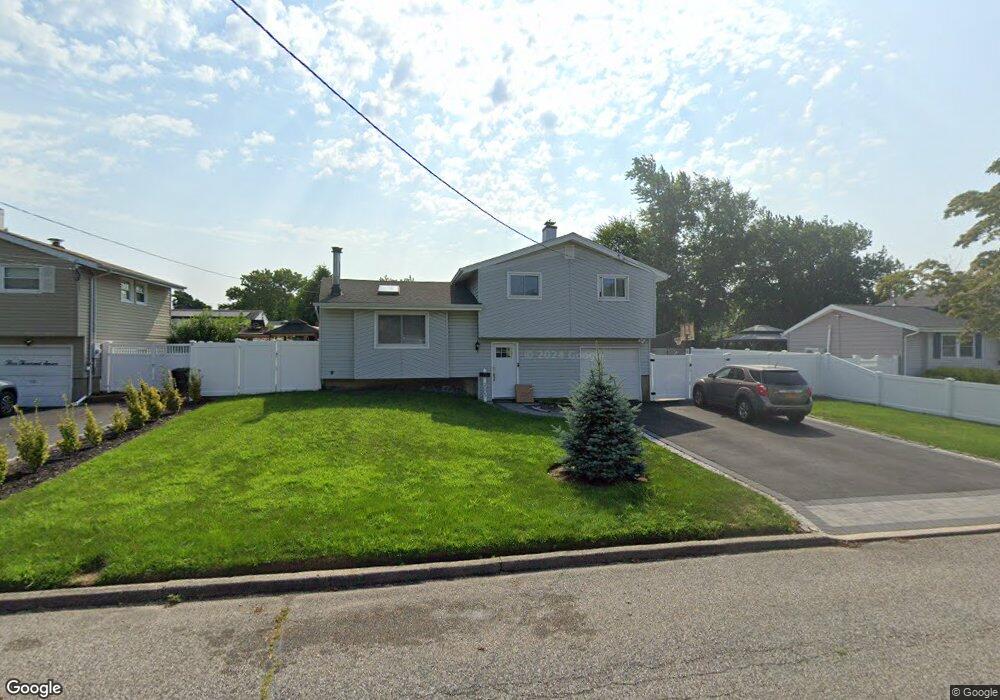 3005 Acorn Ave, Medford, NY 11763 - photo 1