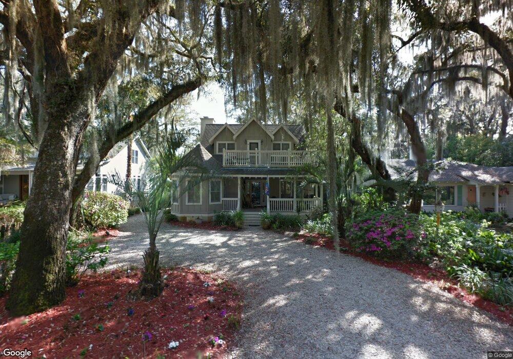 548 Poplar Ave, Saint Simons Island, GA 31522 - photo 1