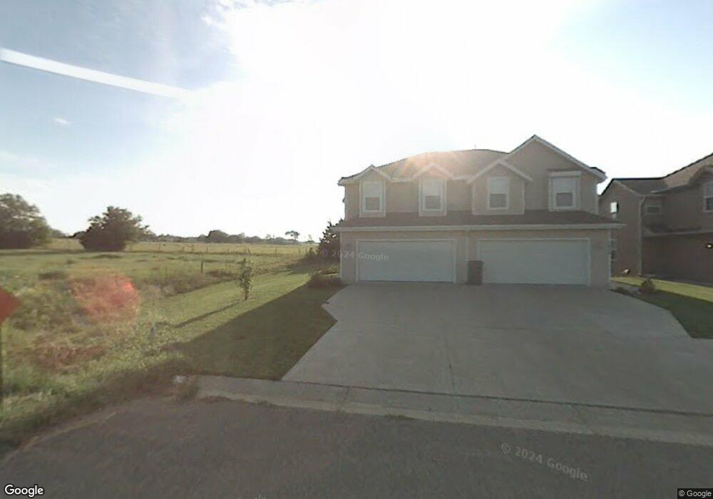 2224 SW Ancaster Rd, Topeka, KS 66614 - photo 1