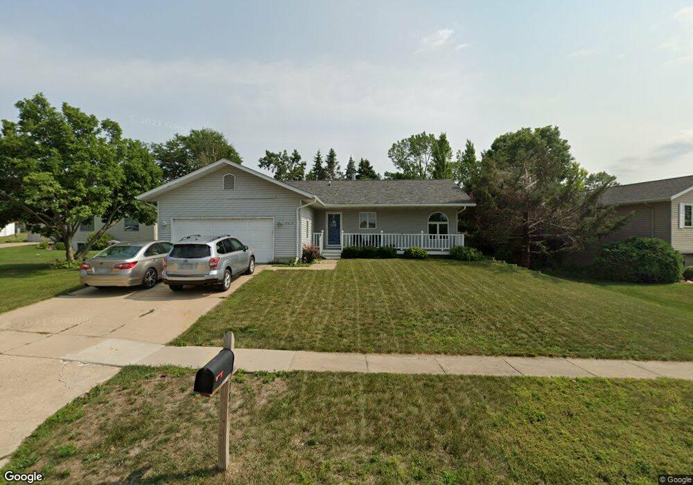 3487 Raven Ln NE, Cedar Rapids, IA 52402 - photo 1