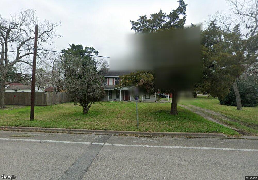 510 W Adoue St, Alvin, TX 77511 - photo 1