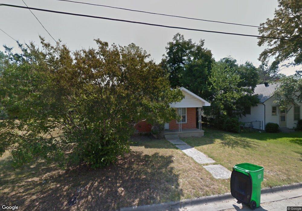 1002 N Clements St, Gainesville, TX 76240 - photo 1