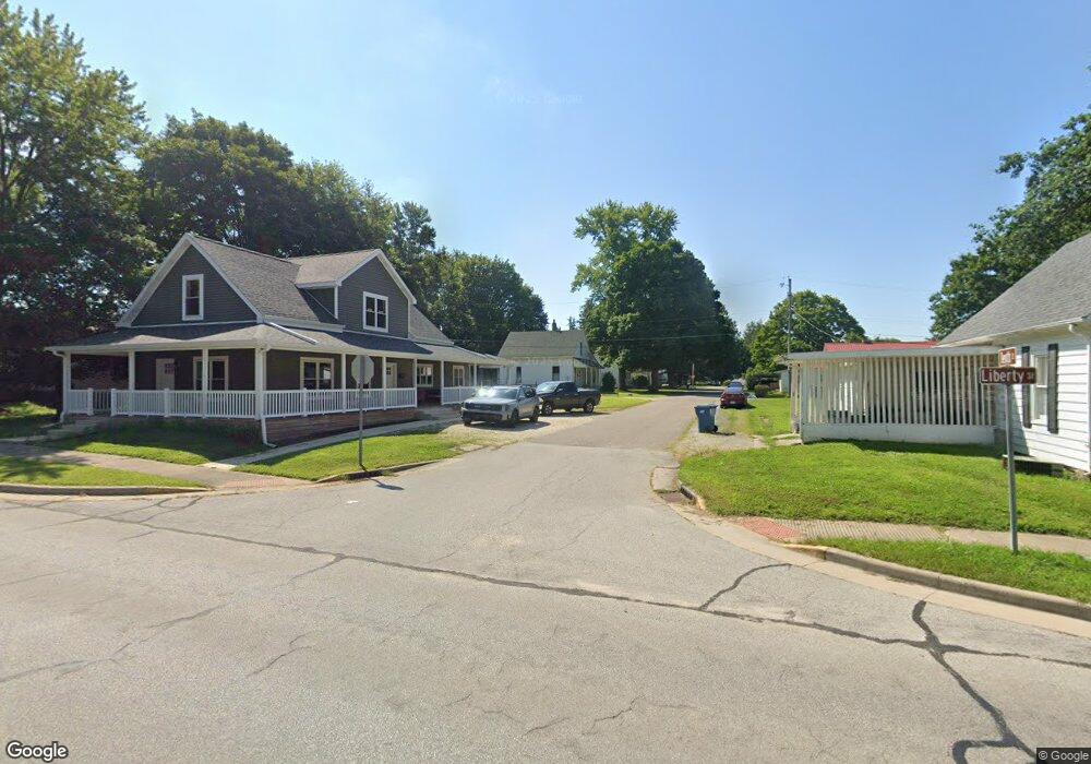 214 10th St, Covington, IN 47932 - photo 1