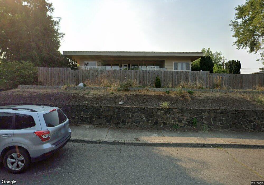 330 W 20th St, the Dalles, OR 97058 - photo 1