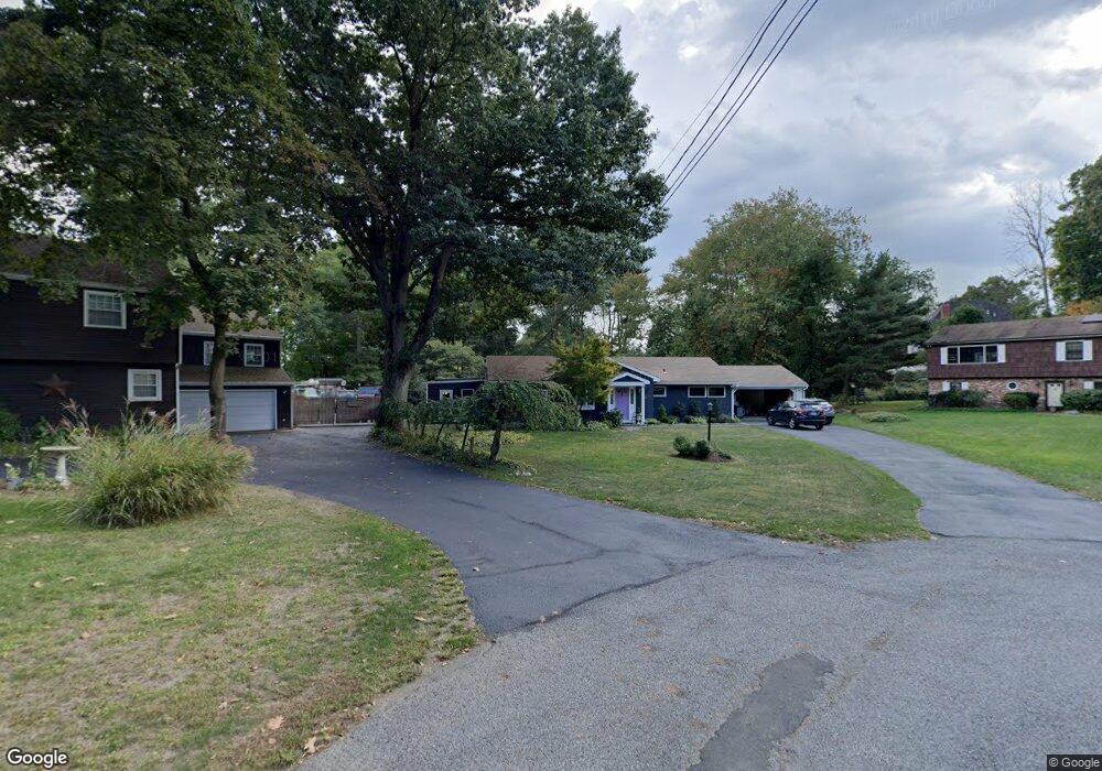 37 Riverview Dr, Norwalk, CT 06850 - photo 1