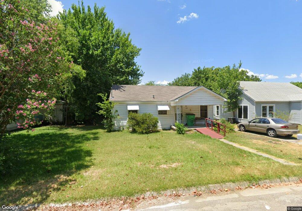 903 N Howeth St, Gainesville, TX 76240 - photo 1