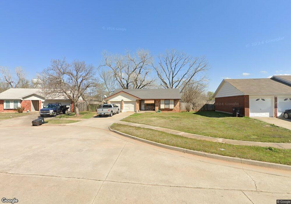 808 N Ramblin Oaks Dr, Moore, OK 73160 - photo 1