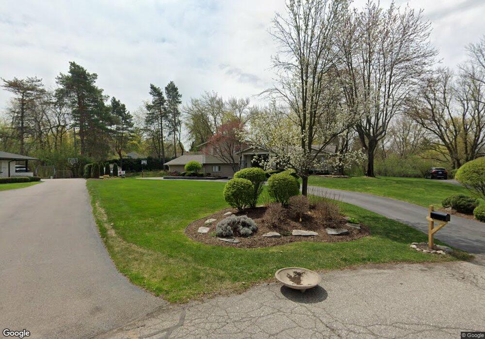 3044 S Westview Ct, Bloomfield Hills, MI 48304 - photo 1