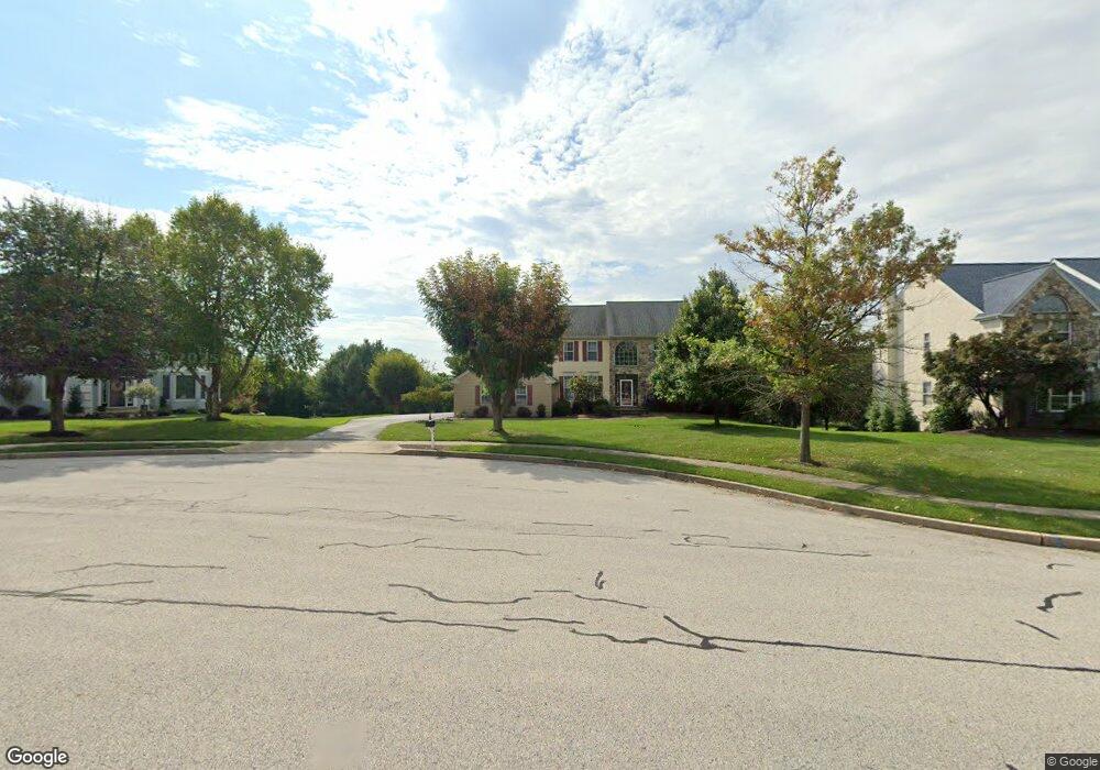 1016 Skyline Cir, Norristown, PA 19403 - photo 1