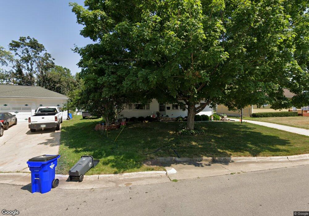 337 22nd St NW, Cedar Rapids, IA 52405 - photo 1