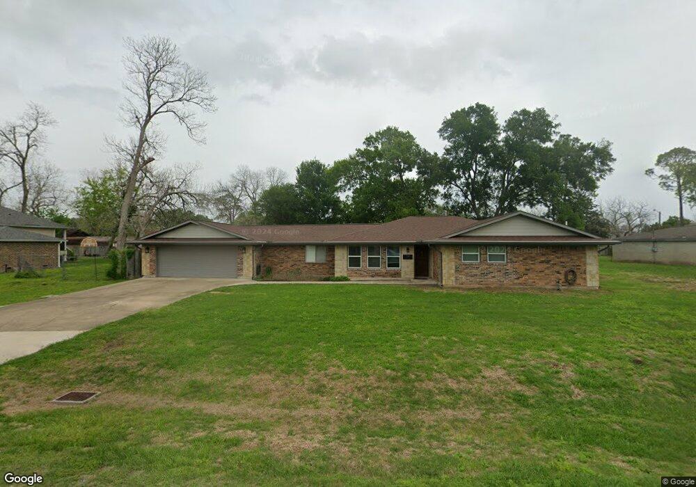 235 Nueces St, Bay City, TX 77414 - photo 1