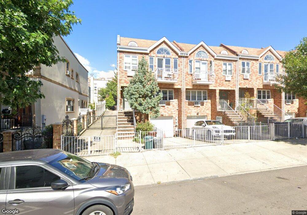 31-14 43 Rd St unit 2, New York City, NY 11103 - photo 1