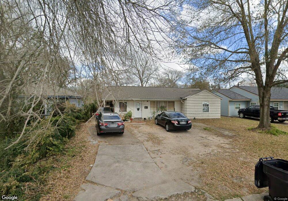 4139 Wynona St, Houston, TX 77087 - photo 1