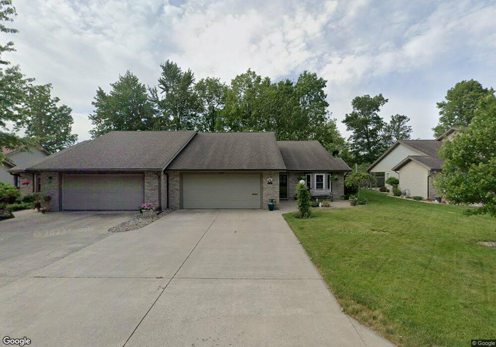 437 Hickory Ln, Nappanee, IN 46550 - photo 1