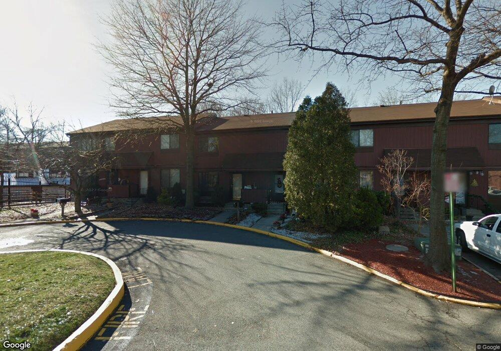 34 Azalea Ct unit 18, Staten Island, NY 10309 - photo 1