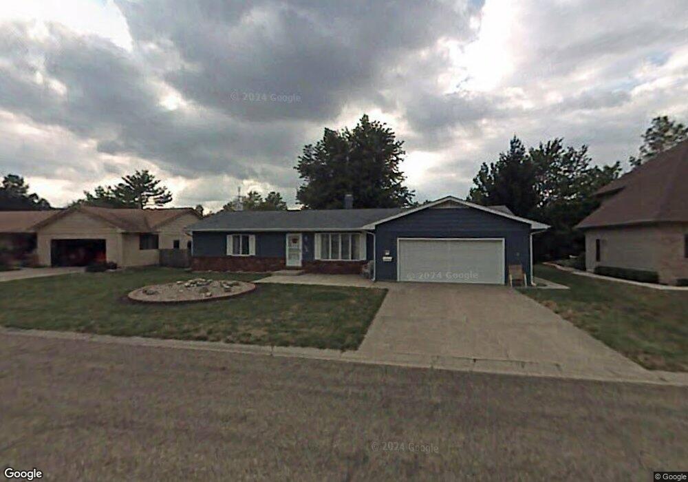 120 Crestwood Dr, Lincoln, IL 62656 - photo 1