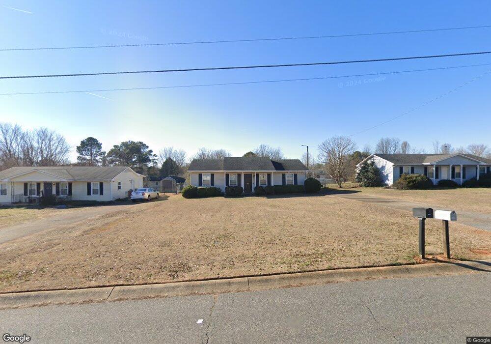 207 Wolfe Ln, Inman, SC 29349 - photo 1