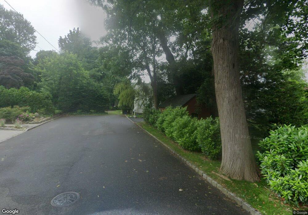 19 Arbor St, Great Neck, NY 11021 - photo 1