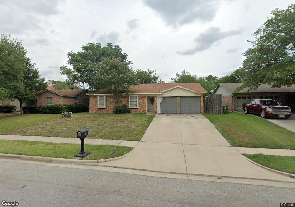 705 Bluebonnet Dr, Hurst, TX 76053 - photo 1