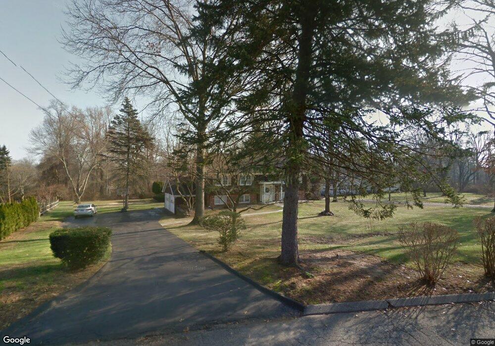 6 Coachmans Ct, Norwalk, CT 06850 - photo 1