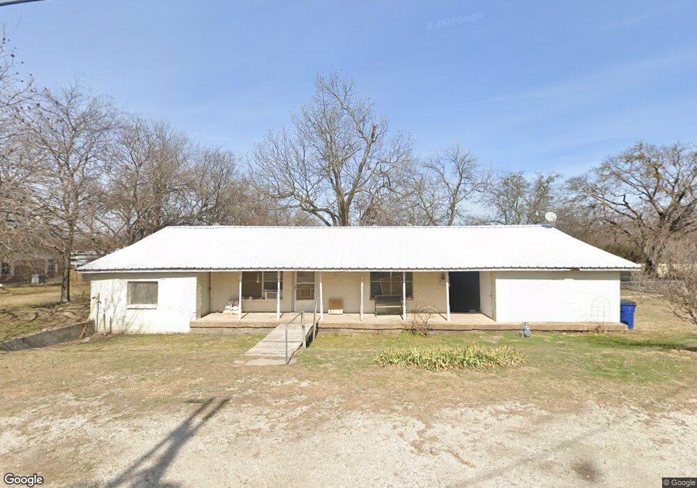 208 W Oak St, Decatur, TX 76234 - photo 1