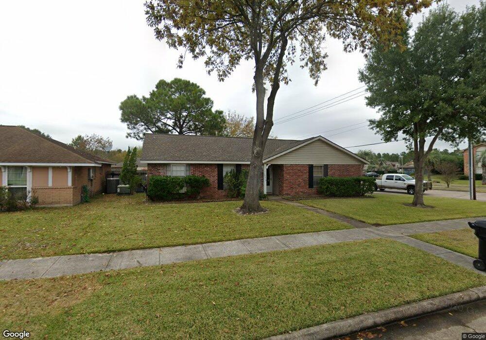 10619 Kirkhill Dr, Houston, TX 77089 - photo 1