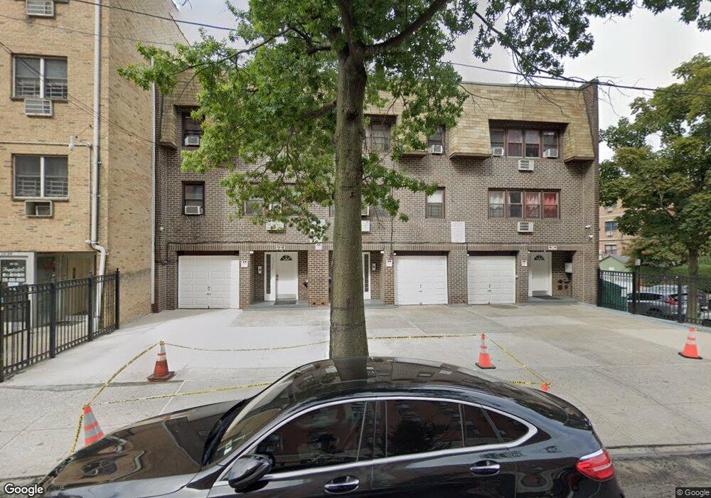 3320 Union St, Flushing, NY 11354 - photo 1