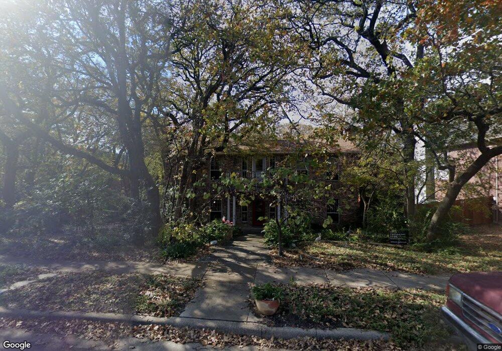 1223 Circle Ln, Bedford, TX 76022 - photo 1