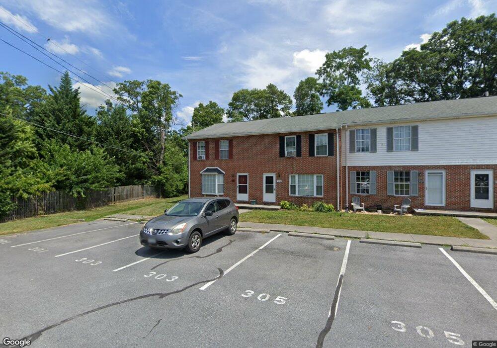 301 Nottoway Dr, Stephens City, VA 22655 - photo 1