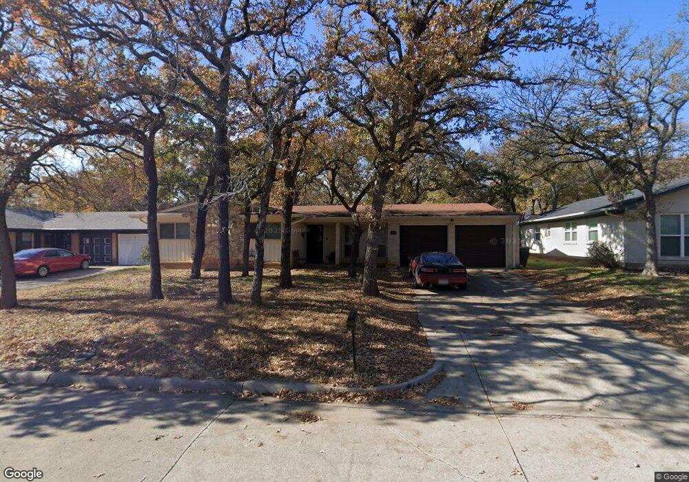 24 Regents Park, Bedford, TX 76022 - photo 1